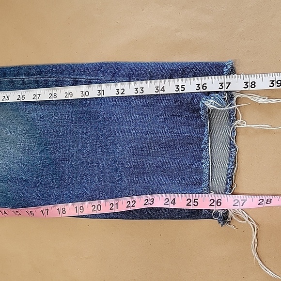Old Navy Size 4 Ultra High Rise Super Straight Button Fly Jeans with Frayed Hem - Picture 7 of 15